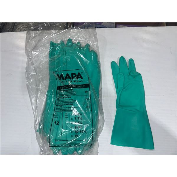 LOT OF 12 GREEN NITRILE GLOVES -gr: 6-1/2