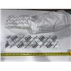 Image 1 : PKG OF 50pcs OF RUBBERMAID HYGEN 18" DISPOSABLE MICROFIBER MOP