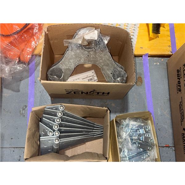 LOT: ASSORTED METAL HARDWARE