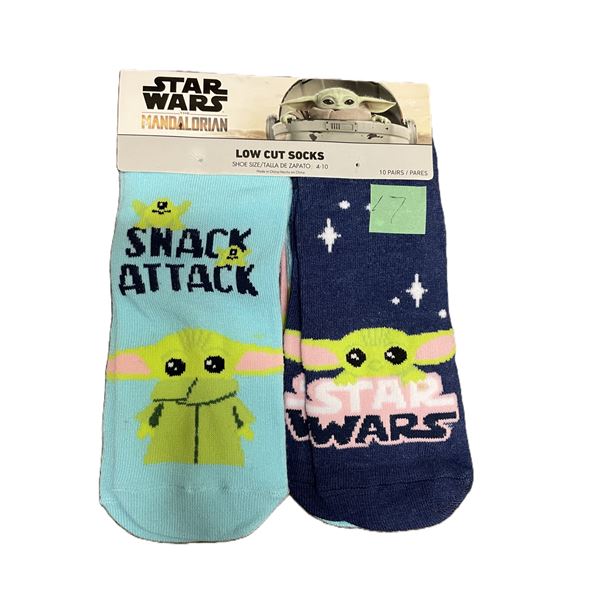 Star Wars The Mandalorian low-cut socks featuring Grogu