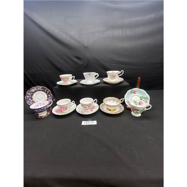 Lot of 8 Vintage Bone china Teascups and Saucers: Royal Stafford, Royal Albert, et no chips no crack