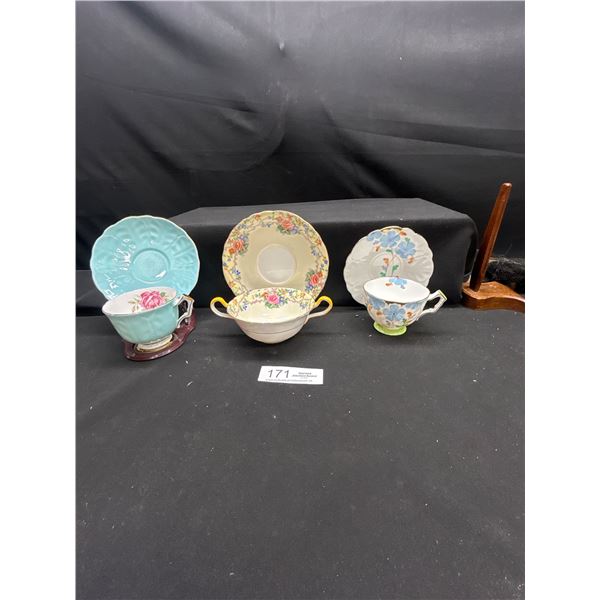Lot of 3 Vintage Aynsley Bone China Tea cups & Saucers no cracks no chips 1 double handled