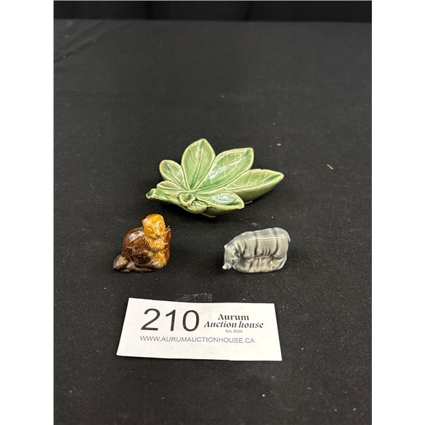 3 Pcs of Wade (Ashtray + 2 Figures)