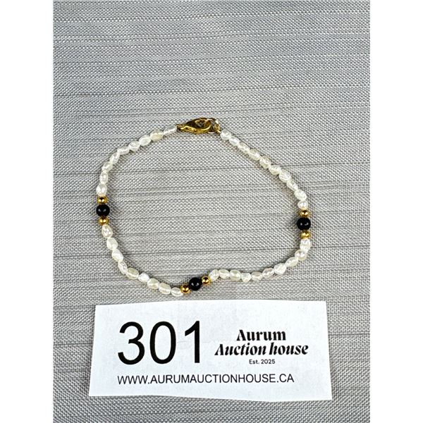 Freshwater Pearl + Black Onyx Bracelet