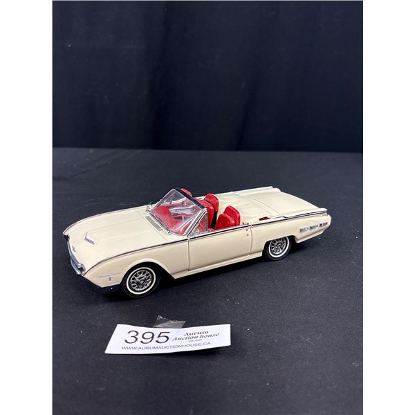 1:18 Scale Ford Thunderbird Diecast Car
