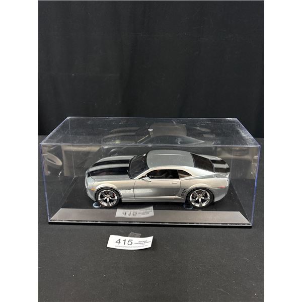 1:18 Scale Diecast 2006 Camero by Jada in Museum Case