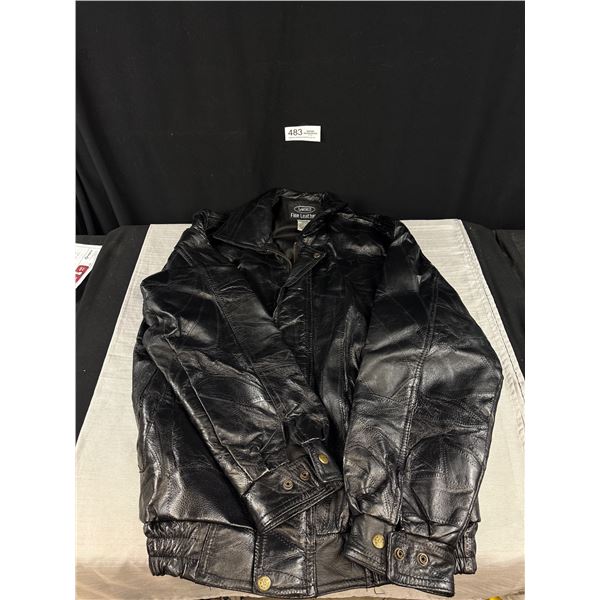 Very Good Condition Le World Fine Leathers Medium Leather Jacket