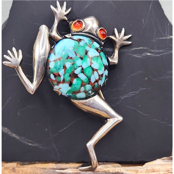 Whimsical Climbing Tree Frog Brooch - Artisan .925