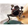 Image 8 : Whimsical Climbing Tree Frog Brooch - Artisan .925