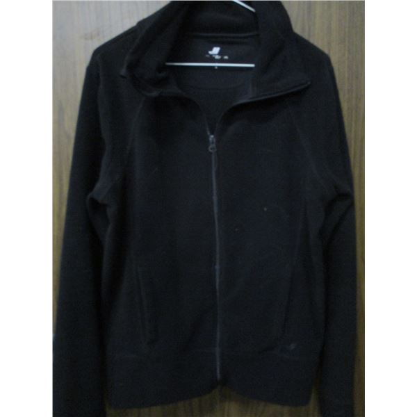 BLACK SWEATER (SIZE XL; USED)