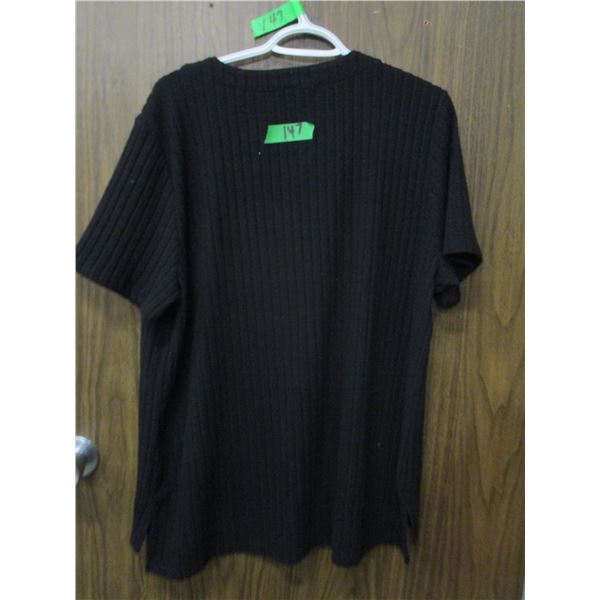 LIKE NEW:  BLACK ZIPPE FRONT SWEATER (SIZE??)