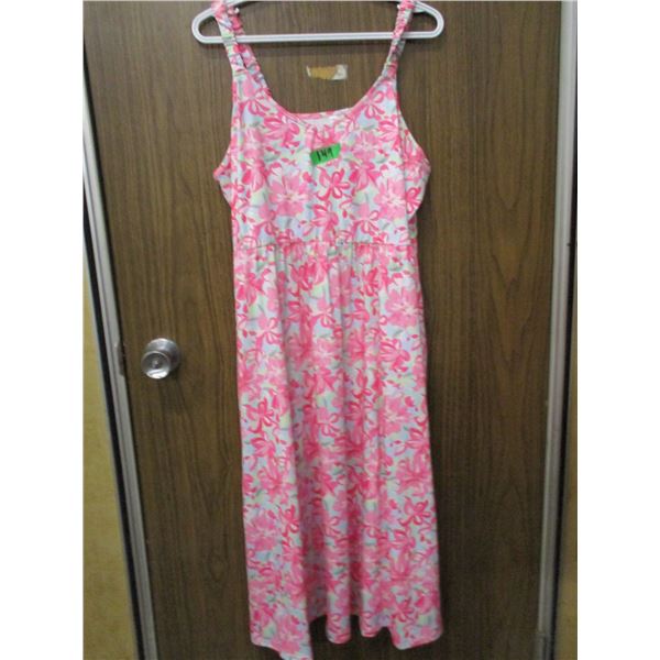 LIKE NEW:  LADIES LONG DRESS (SIZE 2XL)