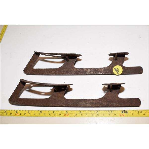 Antique “Hockey Club” Skates