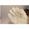 Image 3 : 1909 Baseball Glove (5 Fingers, No Basket) & Ball