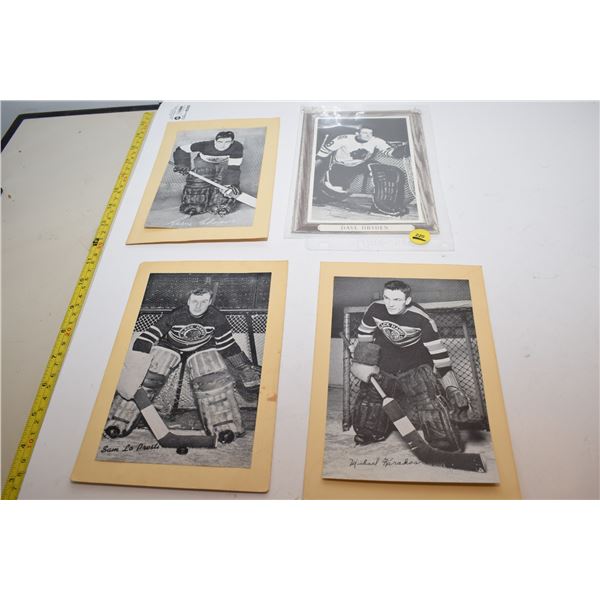 (4) Chicago Blackhawks Goalie Cards