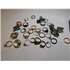 Image 1 : COSTUME JEWELLRY RING LOT