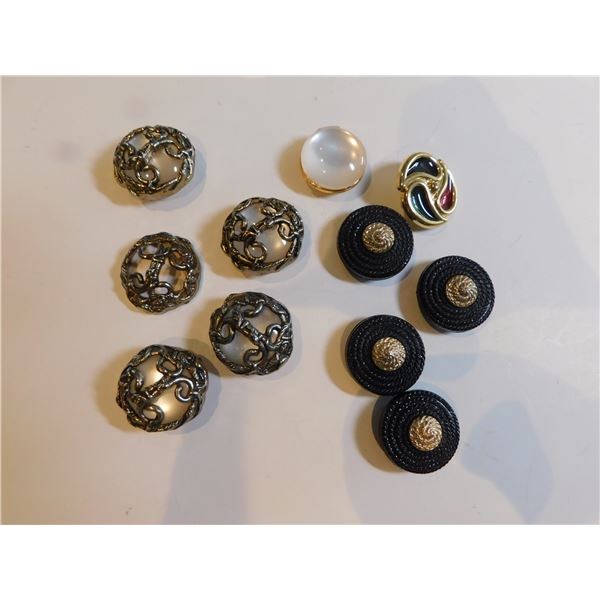 VINTAGE BUTTON COVER LOT