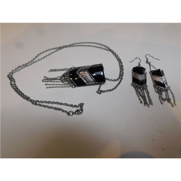 NECKLACE AND EARING SET
