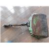 Image 2 : ANTIQUE DUSTPAN WITH WOODEN HANDLE