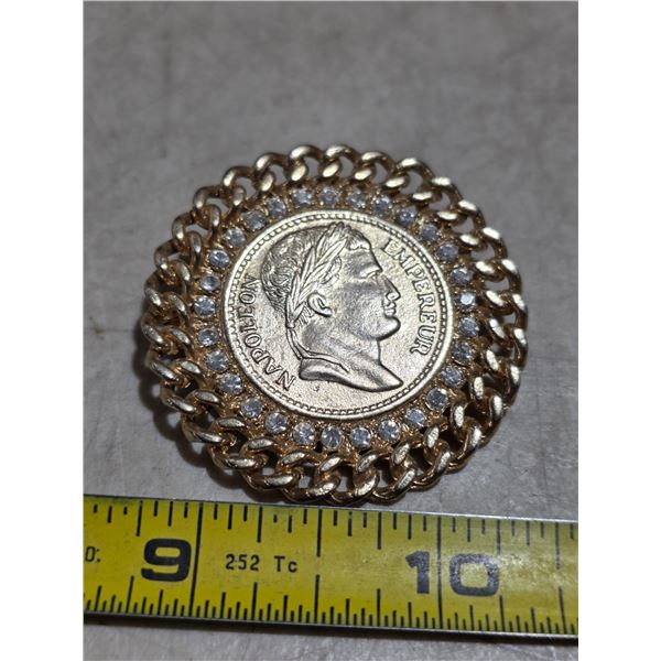 Large vintage napoleon boaparte brooch