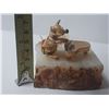 Image 4 : Vintage Judi Originals of California Figurine a Gold- Plated Mouse Playing a Piano on a Marble Base.