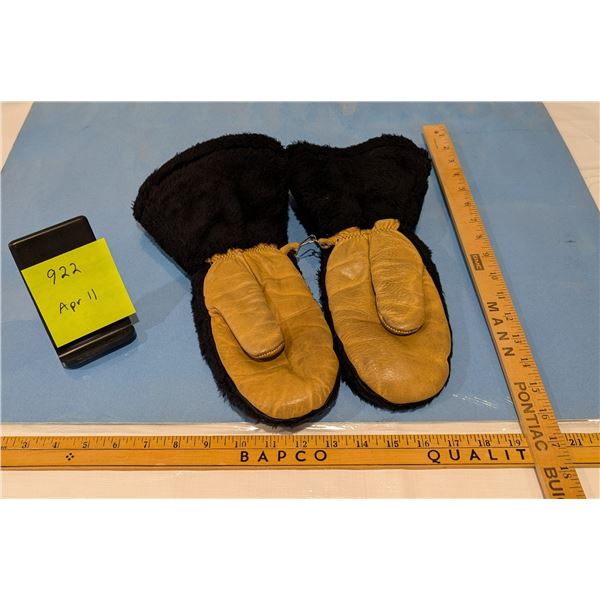 70s Vintage Snowmobile Mitts. Size M. Excellent Condition. Made in Canada.