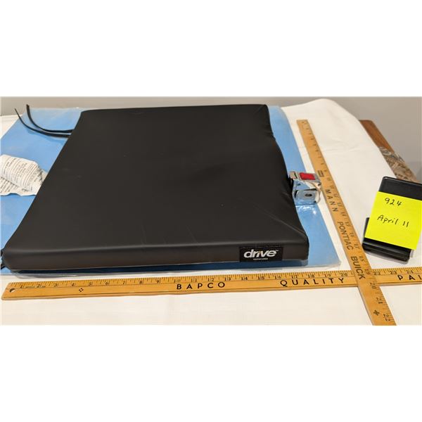 New Drive Medical Wheelchair Cushion. 18x18x2 in.