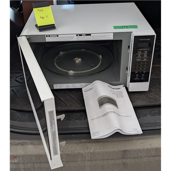 Panasonic Genius 1.6cft 1200W Microwave. Excellent Condition. Exterior dimensions (H x W x D): 12 x 