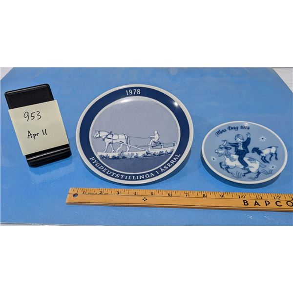 Vintage Norwegian Porcelain Collector Plates.