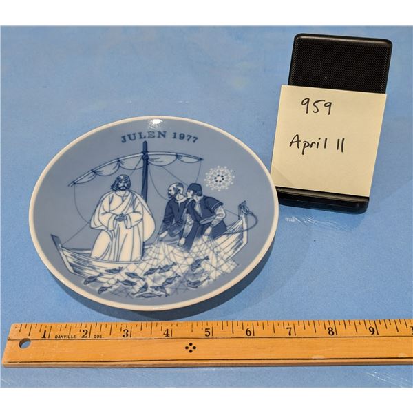 Vintage Norwegian 1977 Christmas Limited Edition Plate. By Porsgrund.