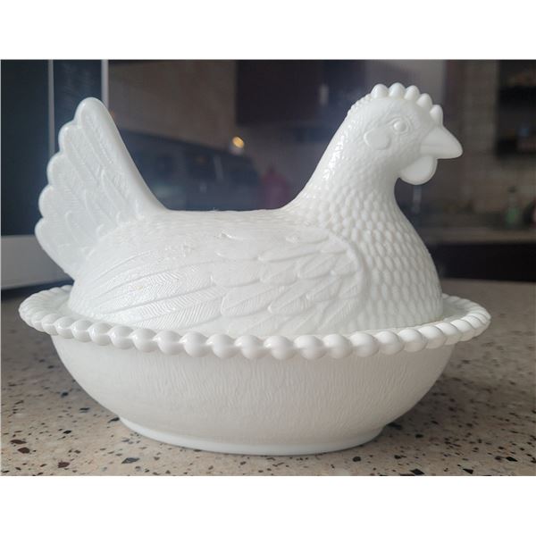 Vintage Indiana Glass Hen on Nest - White Milk Glass candy dish - 7" x 5.5"