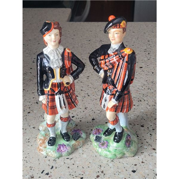 Radnor Bone China Scottish Figurines MacDonald set of 2 MN/Woman 7" repaired below woman's skirt