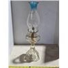 Image 1 : Glass oil lamp with chimney