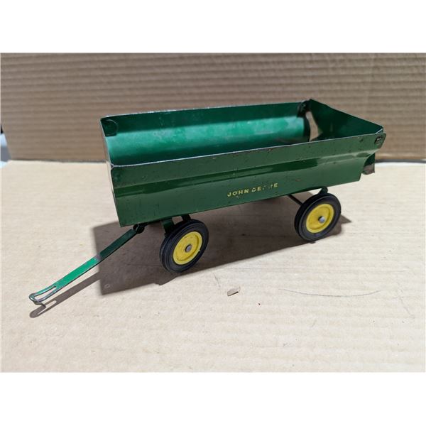 Vintage John Deere Toy Crain Cart