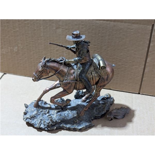 Galloping Thunder John Wayne Tall in the Saddle Limited Edition (Broken Tail)
