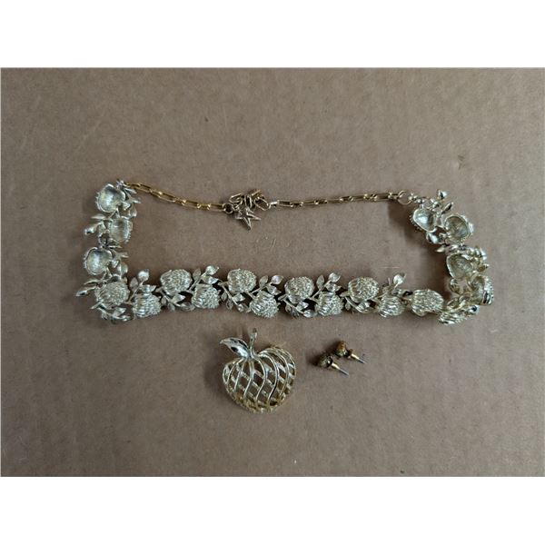 Vintage Strawberry Jewelry Set