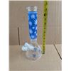 Image 2 : 14" H Cannabis Leaf Glass Smokers Bong (Never Used)