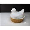 Image 1 : Vintage avon milk glass hen on a nest
