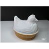Image 2 : Vintage avon milk glass hen on a nest
