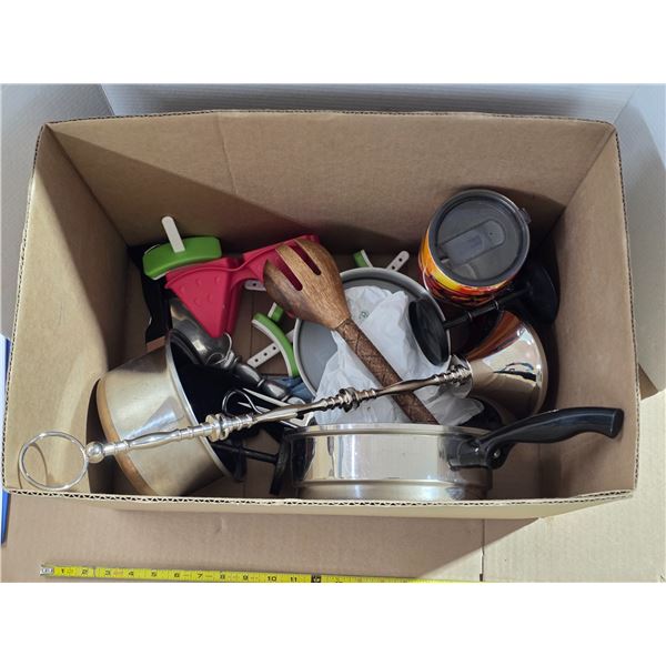 Lot of misc kitchen items