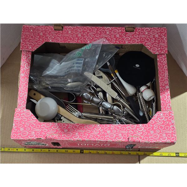 Lot of misc kitchen items