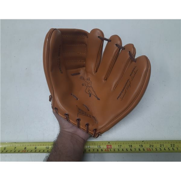 Baseball Glove. (Nylon Stitched) Made in Japan. (Look Like New)