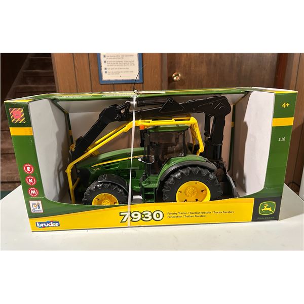 John Deere 7930 forestry tractor 1/16 scale model (NIB)