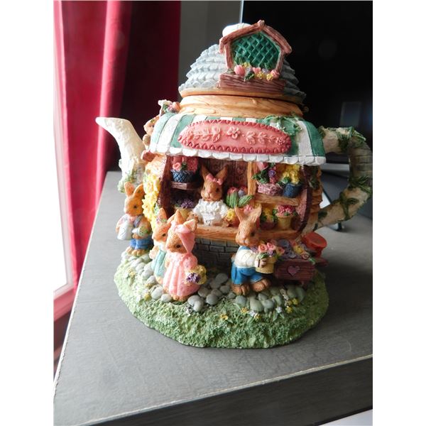 VINTAGE WHIMSICAL HOUSE COIN BANK