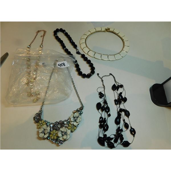 COSTUME JEWELLRY LOT