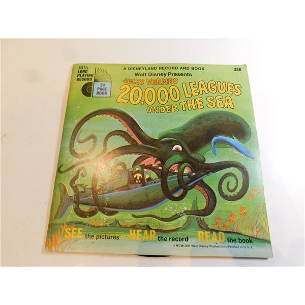 SCARCE WALT DISNEY “20 000 LEAGUES UNDER THE SEA” BOOK AND 45 GREAT SHAPE