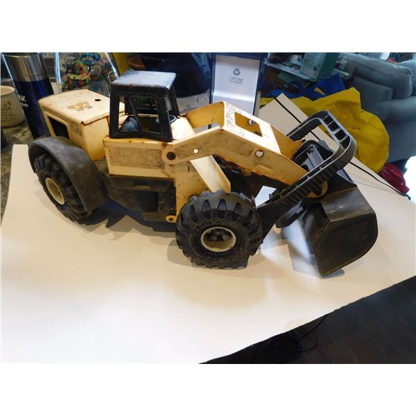 STEEL AND PLASTIC TONKA LOADER SANDBOX SIZE LARGE