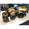 Image 2 : STEEL AND PLASTIC TONKA LOADER SANDBOX SIZE LARGE