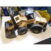 Image 3 : STEEL AND PLASTIC TONKA LOADER SANDBOX SIZE LARGE