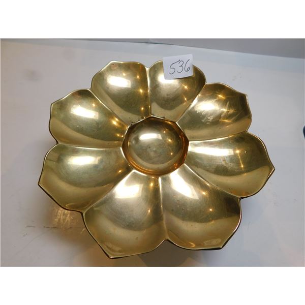 BRASS FLOWER SHAPED PEDESTAL TRINKET DISH